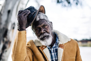 David Gulpilil doffs his hat