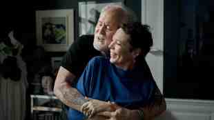 John Lithgow and Olivia Colman in Sophie Hyde's Jimpa