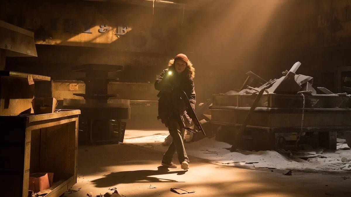 The Last Of Us Premiere - Ellie Walks In The Abandoned Building. Image: Hbo/Max
