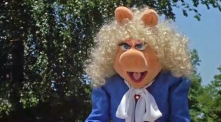 Miss Piggy in The Muppets Take Manhattan. Image: Jim Henson Company/Disney.