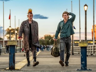 Matt Smith and Austin Butler in Caught Stealing. Image: Prime Video.