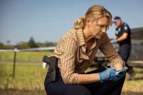 Anna Torv as Tig Pollard in Dustfall. Photo: Vince Valitutti / Soapbox. How to make an Australian crime series