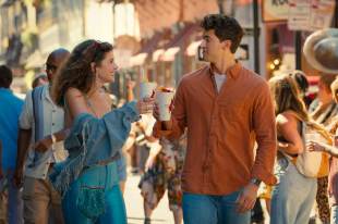 People We Meet on Vacation. Image: K. Short/Netflix © 2025.
