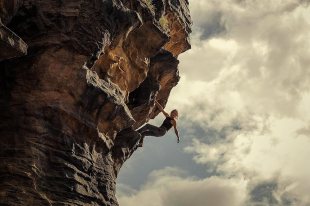Apex. Image: Netflix.