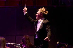 Benjamin Northey is conducting more than just the orchestra for the ABC Classic 100 in Concert. Image: ABC TV/ Laura Manariti.