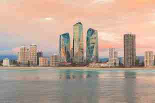 gold coast sunrise economic report